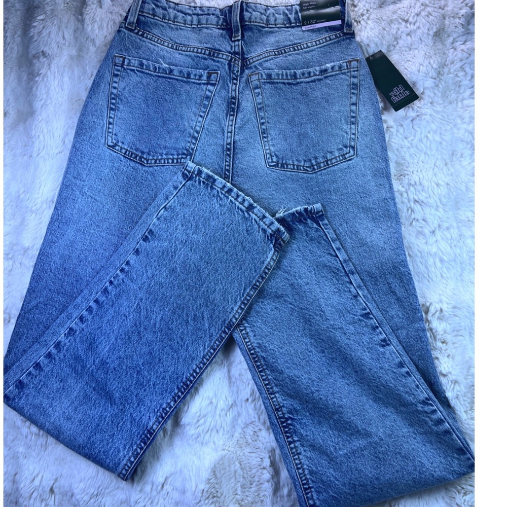 Wild Fable Womens High-Rise Straight Leg Jeans Light Wash Blue Size 2x32. A31